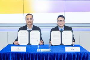 Signing the MoU with subsidiary companies under Shun Hing Group to Promote the Vocational Professionals Admission Scheme