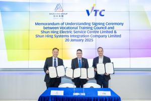 Signing the MoU with subsidiary companies under Shun Hing Group to Promote the Vocational Professionals Admission Scheme